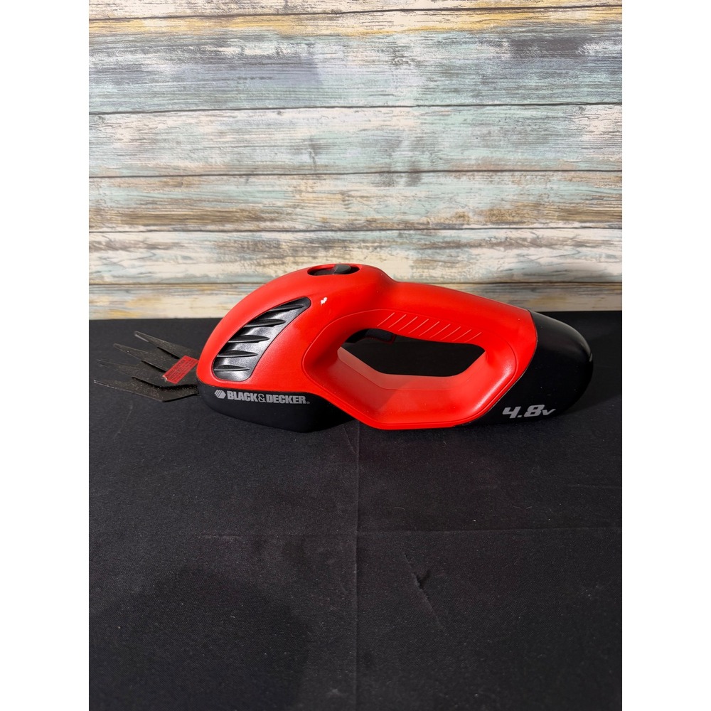 Black & Decker Grass Shear GS700 4.8V Red Good Cordless Handheld Trimmer